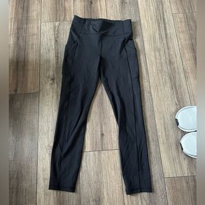 Black lululemon leggings with pockets